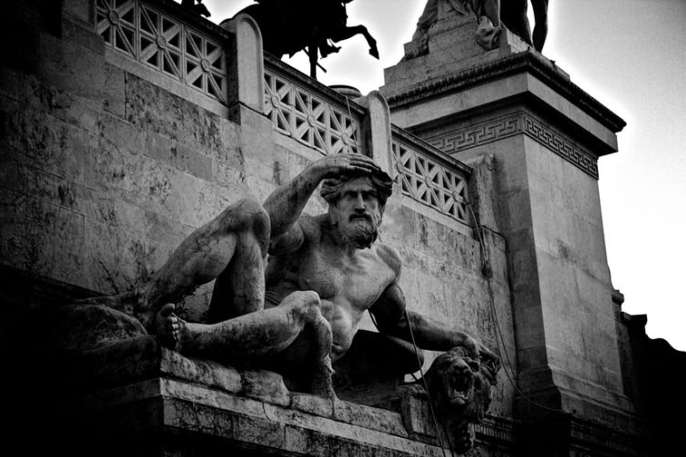 black-and-white-historical-statue-monument-large