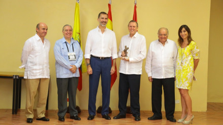 The King of Spain presents the Enrique V Iglesias Award for Ibero-American Business Development to José Graña