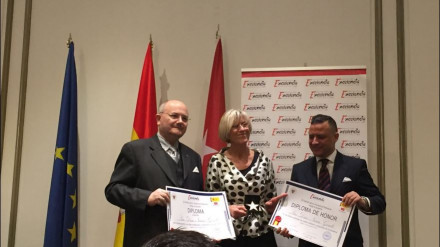 Núria Giralt recebe a Menção de Honra da Estrela de Ouro por Mérito Profissional