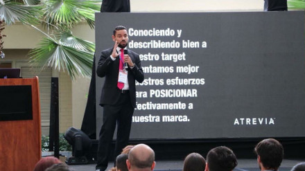 Javier Medrano participa en la Cumbre Regional 2017 de la Cámara de Industria de Guatemala