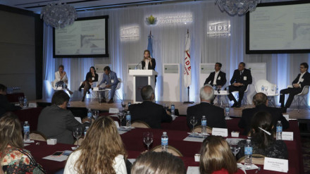 Marina Giménez, director of ATREVIA Argentina, participates in the Sustainability Forum of LIDE Argentina