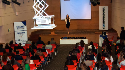 Carmen Sánchez-Lauhle, directora de ATREVIA Colombia y Ecuador, ponente en el evento ‘Nuevas tendencias de comunicación’ en Bogotá