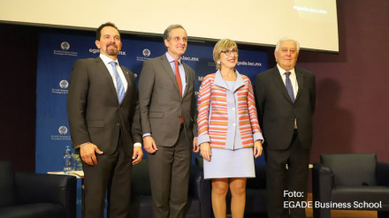 Núria Vilanova presenta su libro sobre empresa familiar en México junto a los empresarios Daniel Servitje (Bimbo) y Antonio del Valle Ruiz (Kaluz)