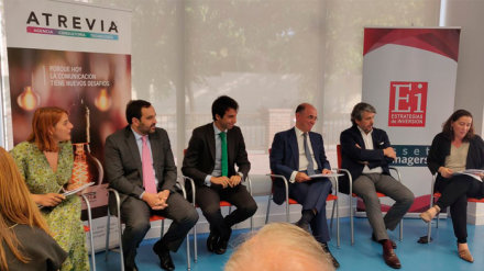 Hablamos de la importancia de la comunicación en la relación con los inversores en el evento de Estrategias de Inversión y ATREVIA