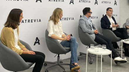 Primer encuentro de #LaBatidorabyATREVIA Barcelona: «Construyendo marcas que nos acompañan a lo largo de la vida»