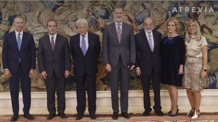 S.M. el Rey entrega el ‘Premio Enrique V. Iglesias’ de CEAPI a Carlos Slim por su contribución al crecimiento de Iberoamérica