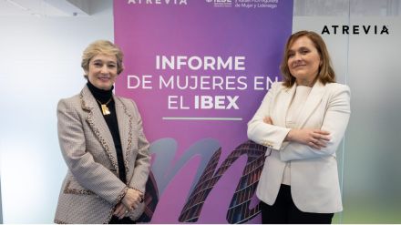 La presencia de mujeres en los consejos de administración de las empresas cotizadas españolas sigue creciendo y sube más de 2 puntos porcentuales en 2023, hasta el 34,49%