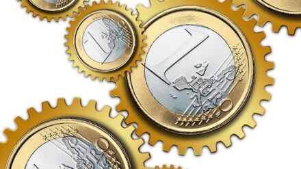 Funcas prevé un crecimiento del PIB español superior a la Eurozona en 2025, aunque con riesgos crecientes 
