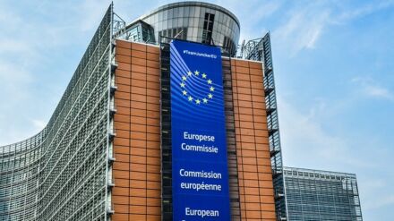 La OCDE y la Comisión Europea proyectan un fuerte crecimiento del PIB español para 2025, liderando la Eurozona
